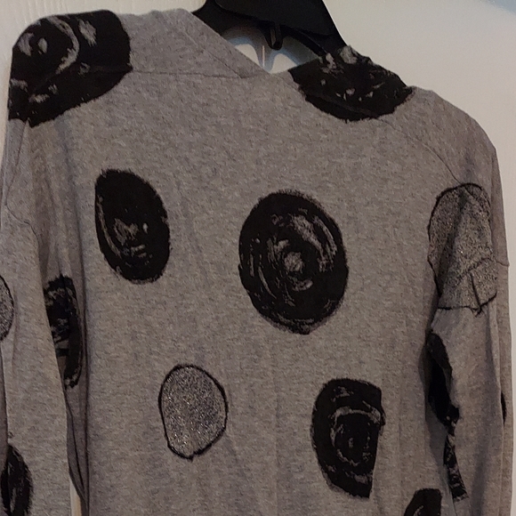 Like New Simply Vera Sweater with Festive Glitter - Picture 3 of 3